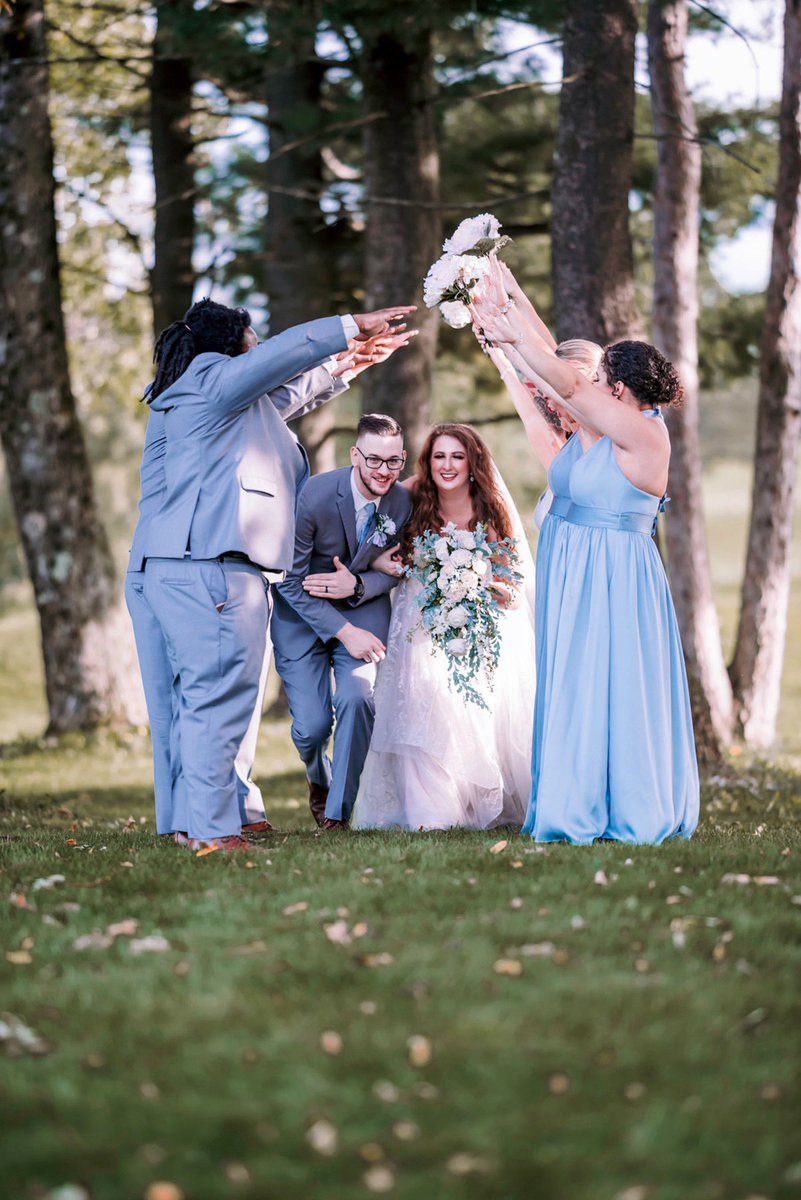 theglitterbetch's tweet photo. Finally got our wedding pictures back 😭 https://t.co/AoH6pp0abL