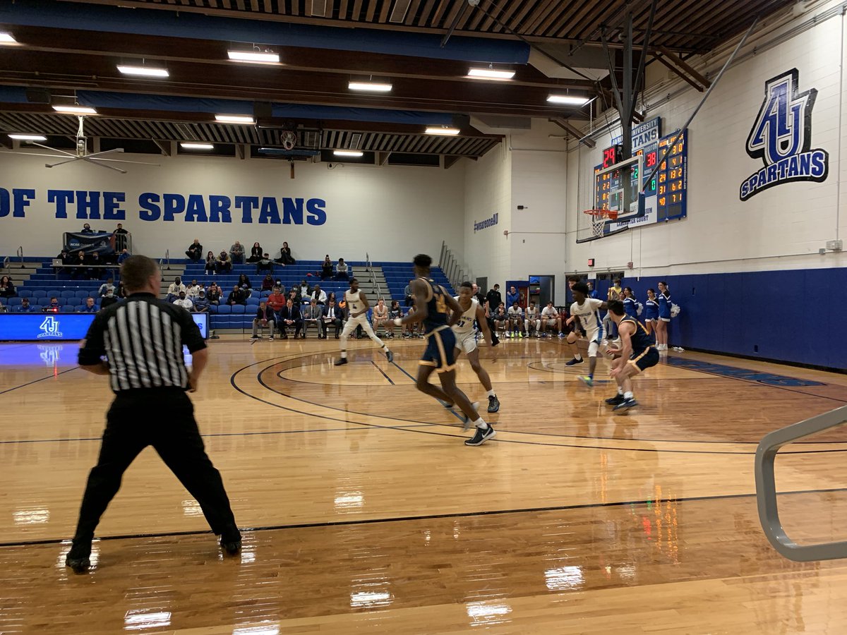 Traded in my Division I hoops fandom for some DIII hoops tonight. Watching my <a href="/FCGrizHoops/">Franklin College MBB</a> at Aurora U. 

<a href="/TyronWright24/">Ty Wright</a> can absolutely BALL. Griz also have the best ATC in the country aka my sister‼️
