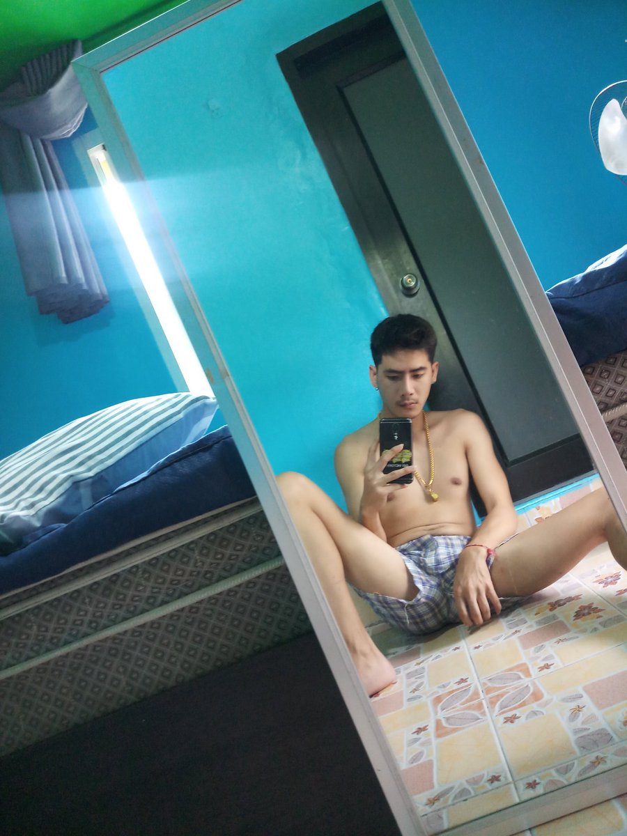 Poom69811414's tweet photo. เบื่อหนัดนิ https://t.co/K2XX9KqVBs