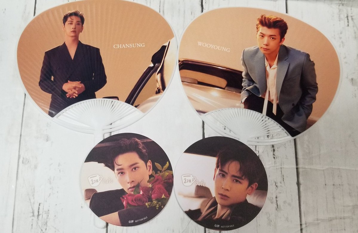 【交換希望】
2PM Cafe 特典
うちわ コースター交換の
お願いです🙇‍♀️🙏
（譲）
  ウヨン💙 チャンソン💜うちわ
  ニックン❤ チャンソン💜
   コースター

（求）ジュノ💛
      うちわ コースター

ご希望の方いらっしゃいましたら
よろしくお願い致します🙇‍♀️🙏✨

 #2PM
 #2pm交換