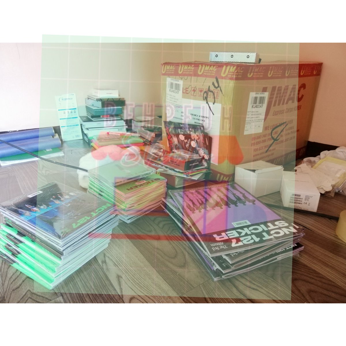 behpeuhshop's tweet photo. #BEHPEUHUPDATE
✨BOX 9 Arrival notice 🥳
items/go included
-Ktown sticker
-batch 9 orders
-pahanap orders
We will post the shipping form once were done with sorting.
please expect the form EOD
☑️ ORDER AND PAYMENT CONFIRMATION HAS BEEN SENT AND REFLECTED TO THE MASTERLIST. https://t.co/epuE17mOnG