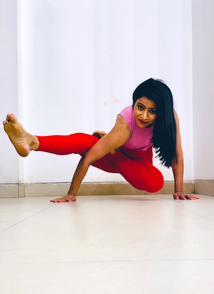 J_Paatni's tweet photo. Until you spread your wings, you will have no idea how far you can fly 🦋
#creatingshapes #strengthandflexibility
#SundayMotivation https://t.co/OsSt1N9XPi