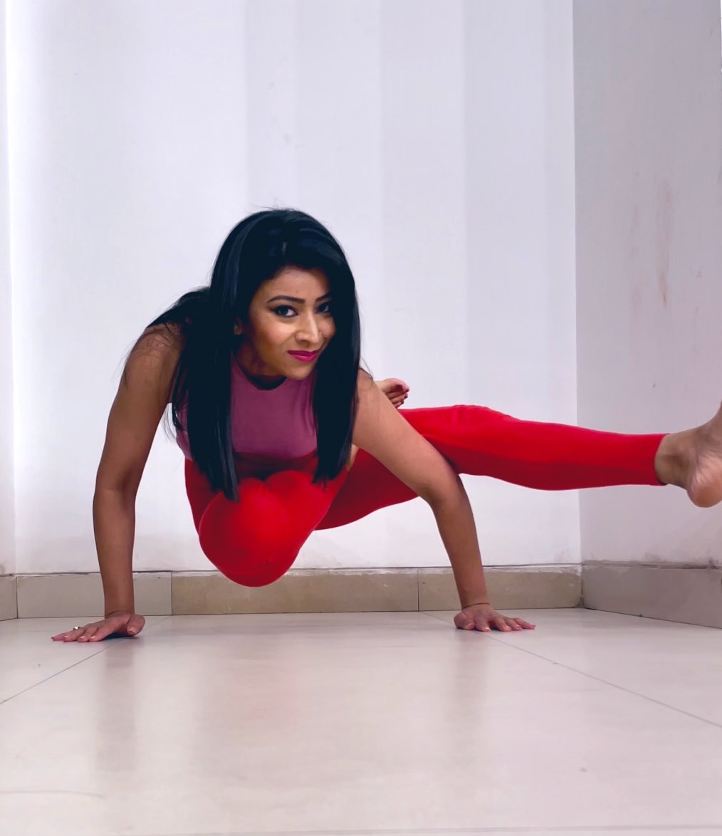 J_Paatni's tweet photo. Until you spread your wings, you will have no idea how far you can fly 🦋
#creatingshapes #strengthandflexibility
#SundayMotivation https://t.co/OsSt1N9XPi