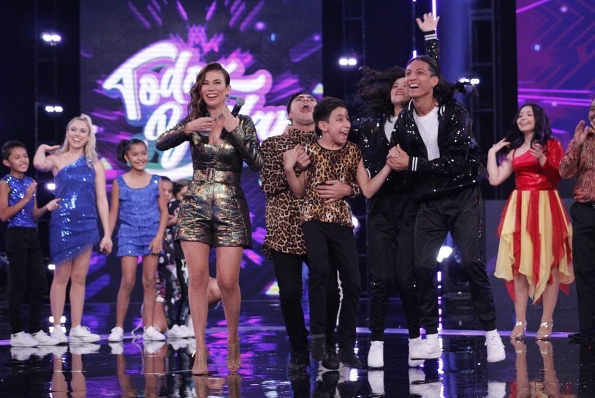 AztecaUNO's tweet photo. .@_DennisArana y “Los Artísticos Mata” ganaron la medalla y decidieron mandar a la zona de riesgo a @nattaliajz y “Los Modernos García”… 😱💔 ¿Te gustó su decisión? 🔥

#TodosABailar https://t.co/QDQzUYKxbP