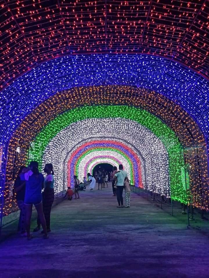JessabelPopster's tweet photo. Share ko lang Pozorrubio's tunnel of light. 
Lakas makalogo ng  @ABSCBN  😅😅. https://t.co/ymJWdTmdtu