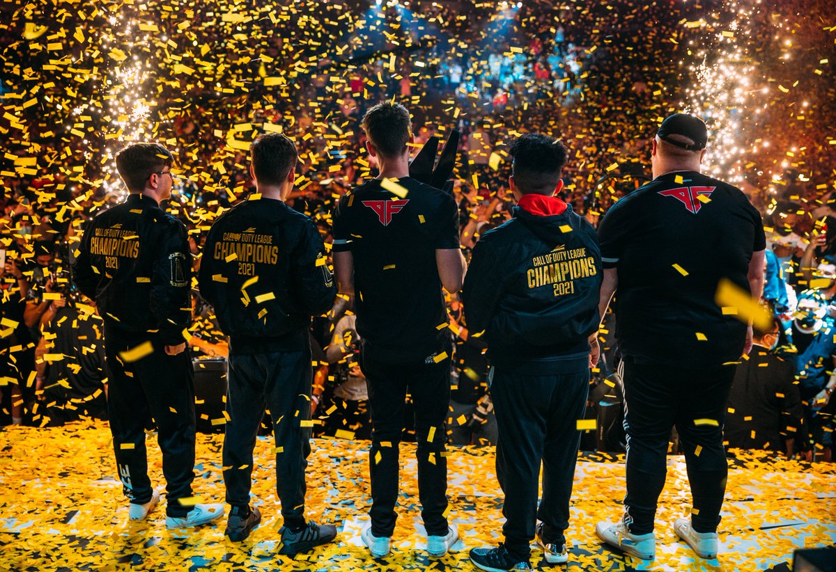 FaZeClan's tweet photo. ESPORTS TEAM OF THE YEAR 🏆 @ATLFaZe https://t.co/dyOblSfsjt