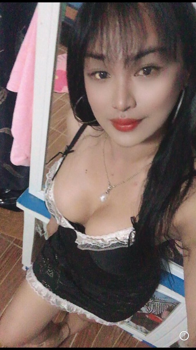 YoYo35752971's tweet photo. ยากไปหาเล่นนำ้กับคัยสักคนจังเลย อากาศก็ร้อน.           #สาวสองศรีสะเกษ https://t.co/baUwsaxNb3
