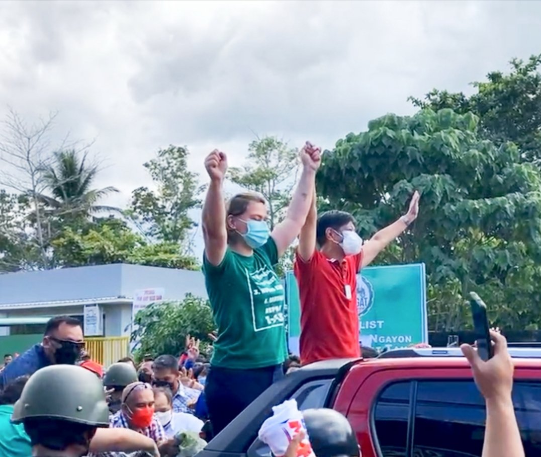 pinoyanghang's tweet image. • A Historic Photo •

BBM &amp;amp; INDAY SARA seen together for the first time in a caravan at Tagum City, Davao del Norte, November 21, 2021.

#BBMSARA2022