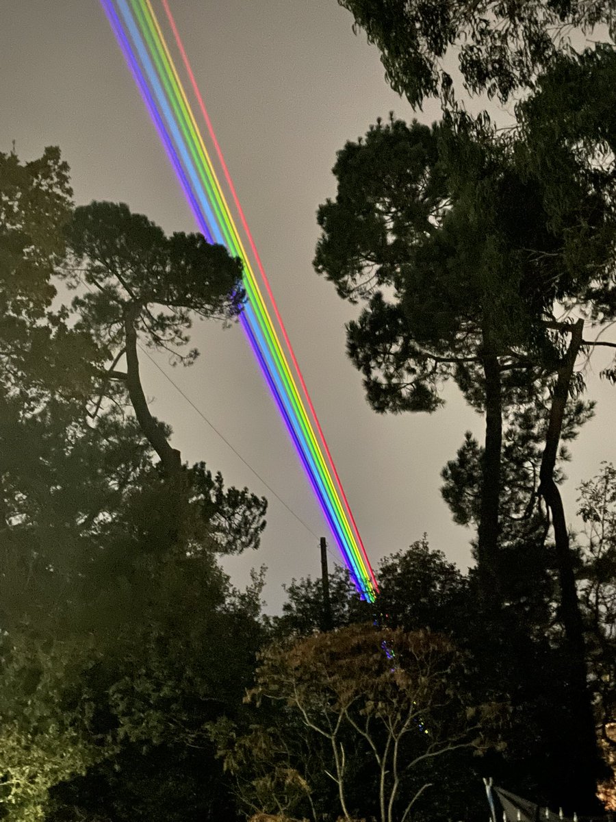 LeesTracey's tweet photo. #poolerainbow #globalrainbow https://t.co/xf8RzJttMM
