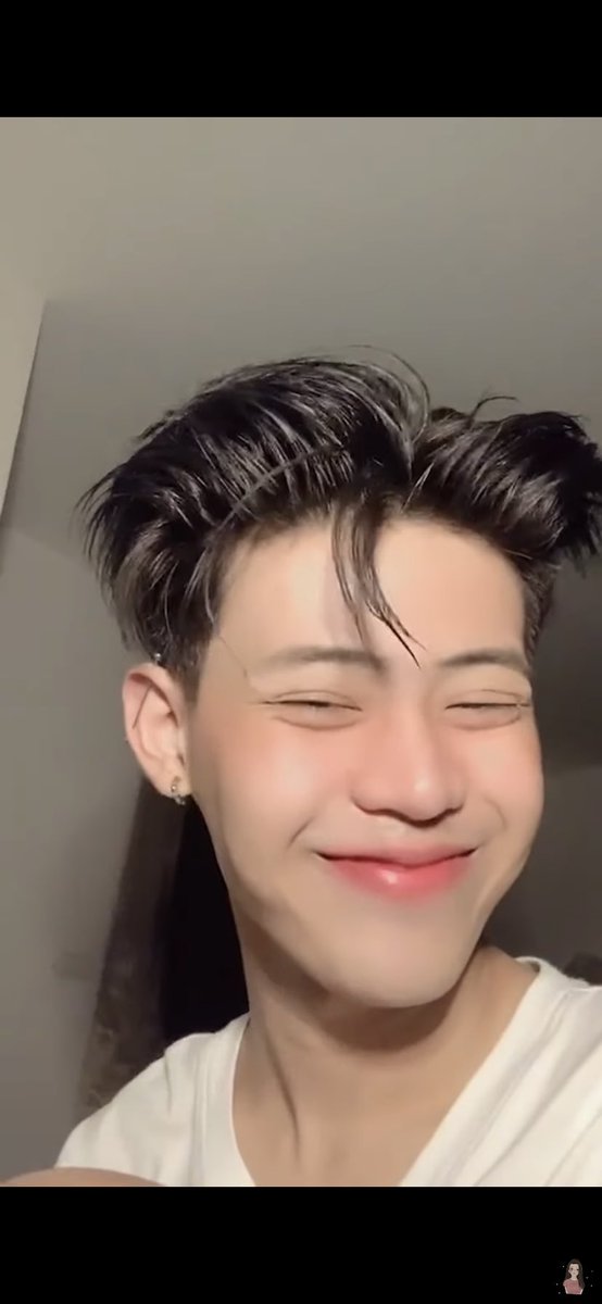 ซองยอลเจโฮปเจลเลอร์คิ้วบาง 🖤💙 tweet media