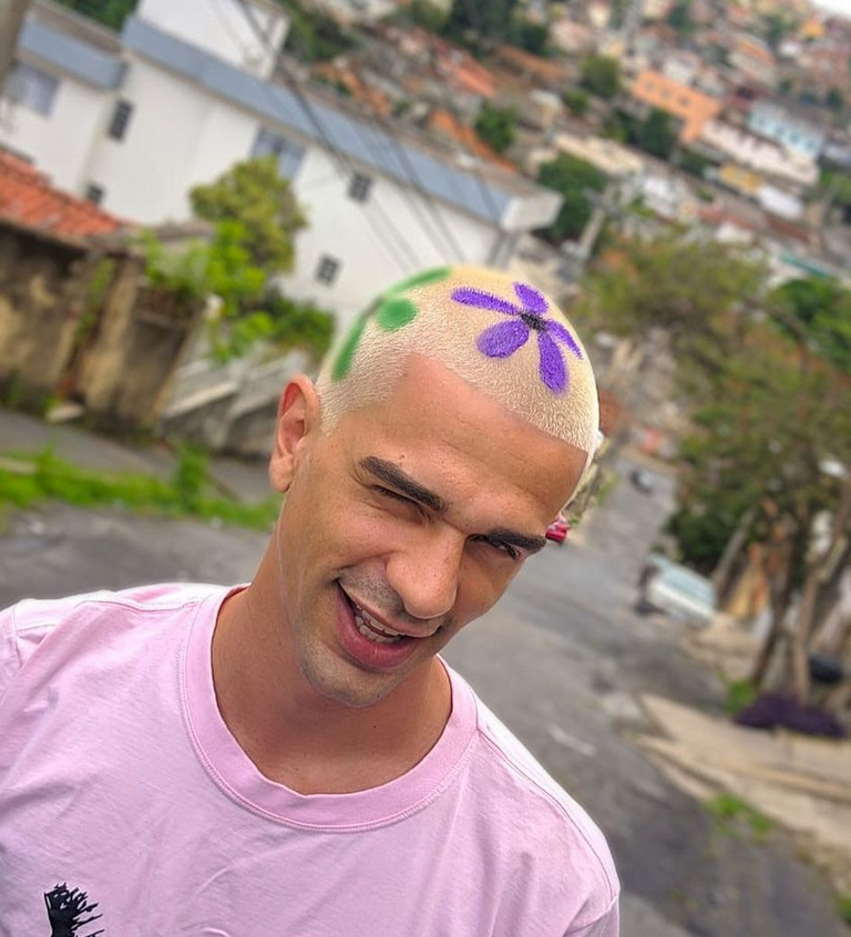 hartzDEUS's tweet photo. qual das duas de perfil? https://t.co/yLixjqIyr9