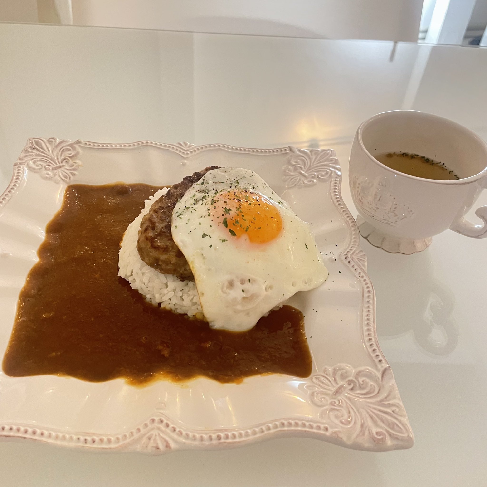 Cella セラ ハンバーグカレー 1100 ランチ ディナーにいかがでしょうか Cella セラ 名古屋 栄 矢場町 喫茶店 カフェ 名古屋カフェ 栄カフェ 矢場町カフェ ランチ 栄ランチ 矢場町ランチ T Co Uib2hdb2cx Twitter