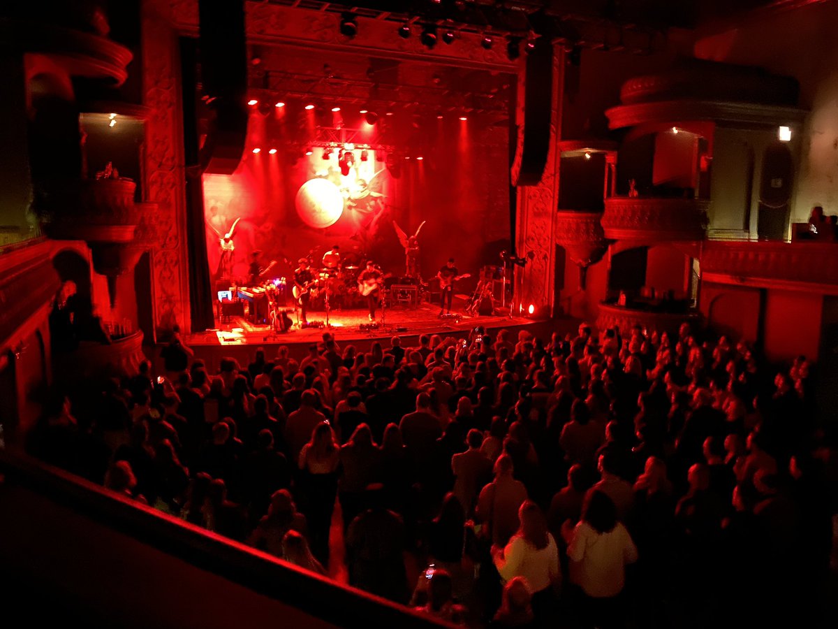 NickiBazer's tweet photo. Thank you @RustonKelly for an amazing night of music @ThaliaHallChi. https://t.co/cQ7Ikxs5Ww