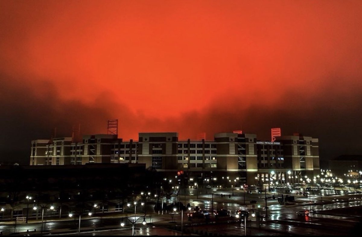 OKSTProbs's tweet photo. The blackest sky.

One week.

Bedlam. https://t.co/ajvbcXK2Fk