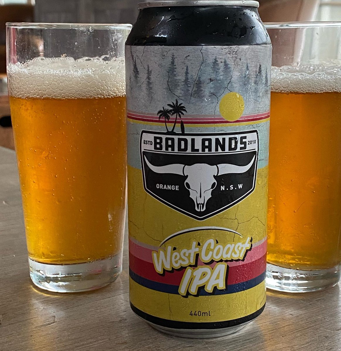 3wisemenofbeer's tweet photo. Badlands West Coast IPA. 

Well structured, well made WCIPA. Good malt and 6.8% ABV balances well. 

8/10 #pellman and I reckon #ashfordman would be similar. 

Good job badlandsbrewery 

#craftbeer #aussiecraftbeer 

#craftbeerinstagram #craftbeer... https://t.co/ylA0V8h4Od https://t.co/5X80jRcafh