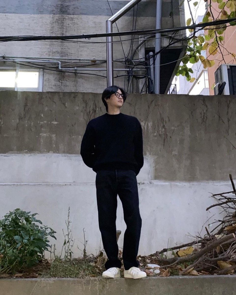 jaybenow's tweet image. Trying new outfits style with black-long sweater, jeans and glasses to looking lit like a jack o-lantern. 🍂

#randomspot