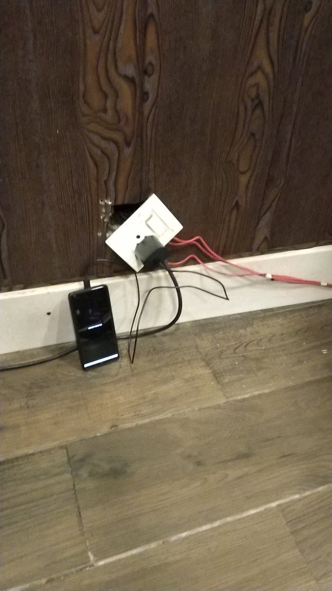 vrcmahesh's tweet photo. Respected @AshwiniVaishnaw kindly look at Delhi executive lounge at @irctc 
Flush not working, bad furnitures. Not worth for money.  It will spoil our @BJP4India government name.
@RailMinIndia https://t.co/pSenIr8PYK