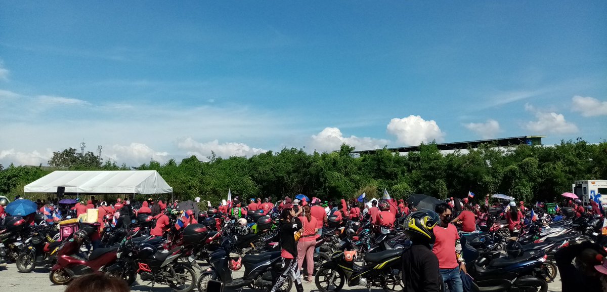 Mimi_Datiz's tweet photo. Para sa tuloy-tuloy na pag babago... Sama sama tayong babangon muli...
BBM Cavite Caravan...
#BBMSARA2022
#MaSa2022 https://t.co/q4l9GxLqhH