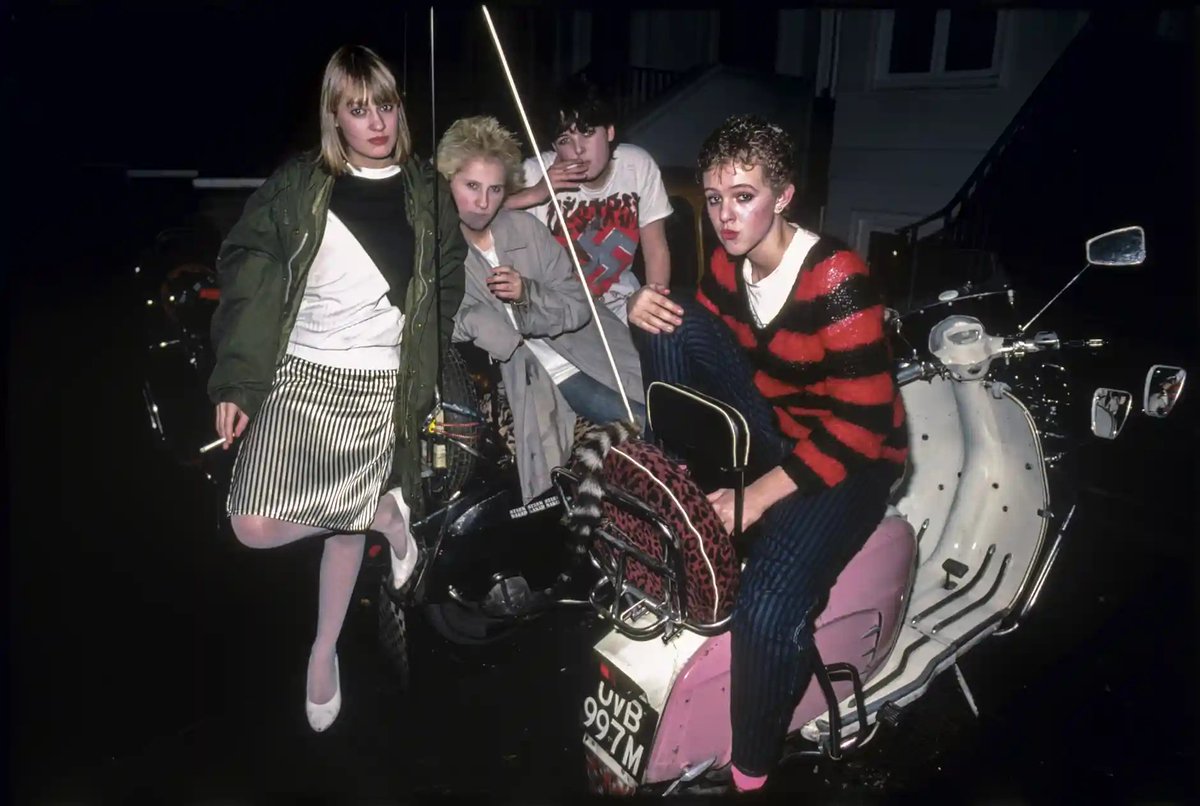 mixdevil66's tweet photo. The big picture: #YanMorvan captures #counterculture in #Thatcher’s #London. The French war photographer was fascinated by the creative fusion of the world of mods and punks in 1979 @caferoyalbooks https://t.co/1tTlaleth2 https://t.co/x20Nl9tN35