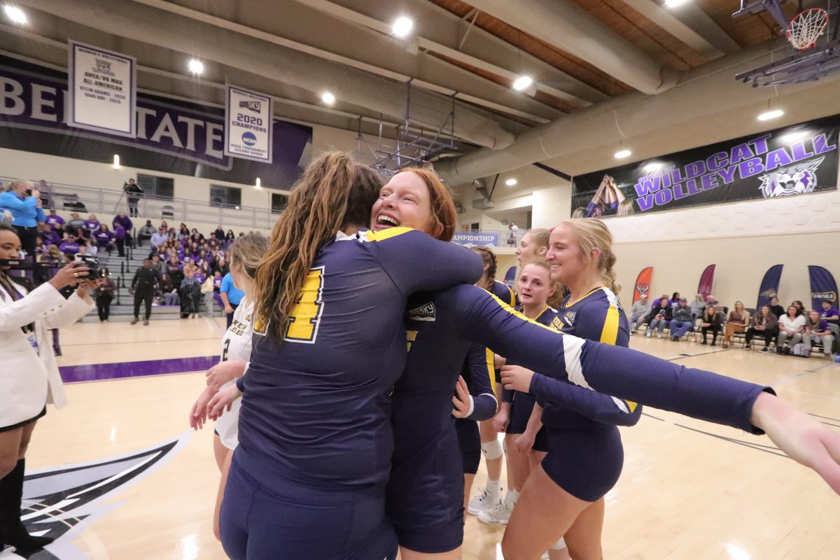 UNC_BearsVB's tweet photo. Last night wasn't a dream 

#GetUpGreeley 🐻🏐 https://t.co/zqFy1rKx9p