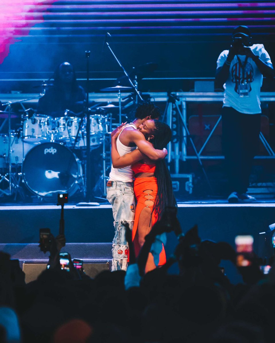SharonHigaa's tweet photo. Dancing on stage with @heisrema 🤯. Somebody please wake me up https://t.co/CKdqBBn4dl