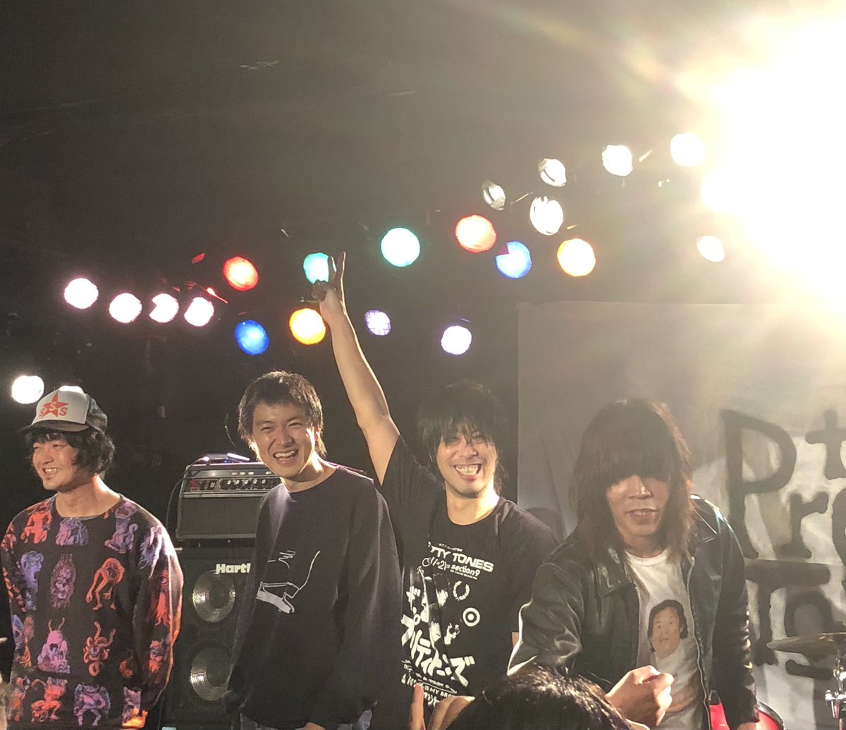 abborooro's tweet photo. #theprettytones #ザプリティートーンズ #プリトン #tsuru #西クン #越川和磨 #川崎テツシ #岡山健二 #パンクロック #punk #punkrock #stancepunks #毛皮のマリーズ #燃えるキリン #classicus #andymori #japaneseband #japanesepunk
2021.11.21 沼袋section9 https://t.co/veqCRboF90