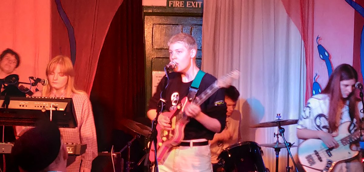 madstar100's tweet photo. What a privilege to see such a big band in such a small venue. @porridgeradio https://t.co/WedehRipRr