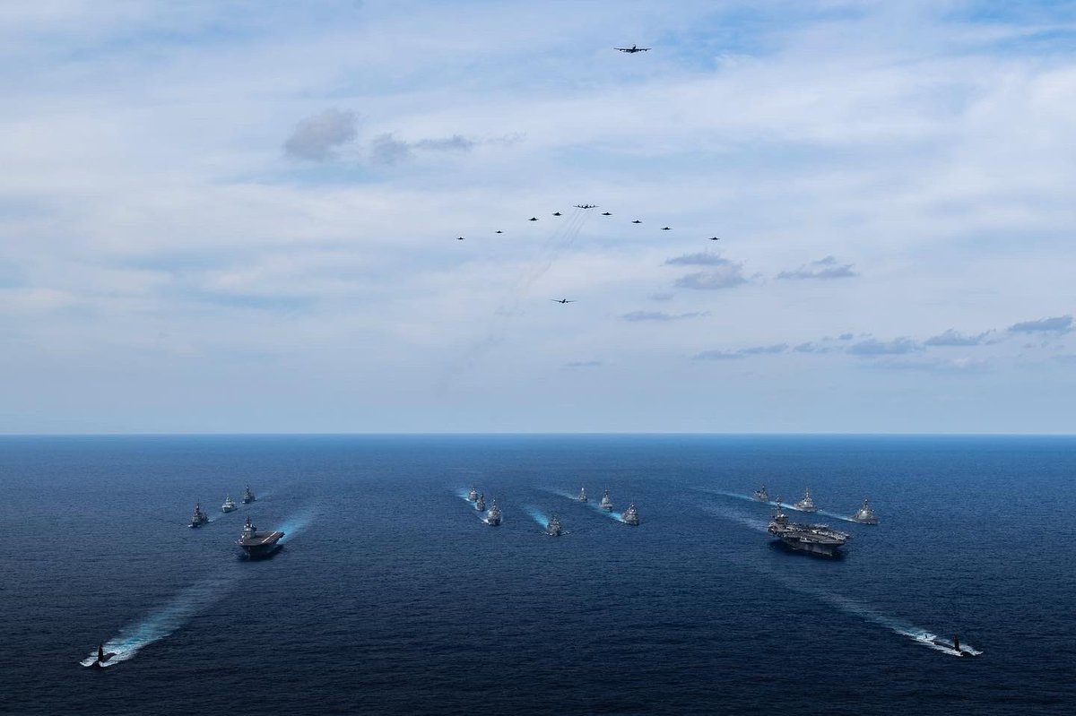 USS Carl Vinson tweet media