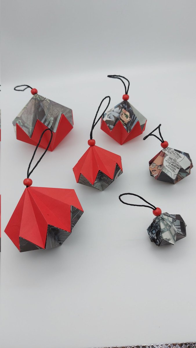 Check out these funky handmade Origami Baubles 🎄link here 👉etsy.com/uk/shop/Folded… #handmade #etsy #Christmas2021 #sundayvibes #HandmadeInUK #SundayMorning #smallbusiness #handmadehour