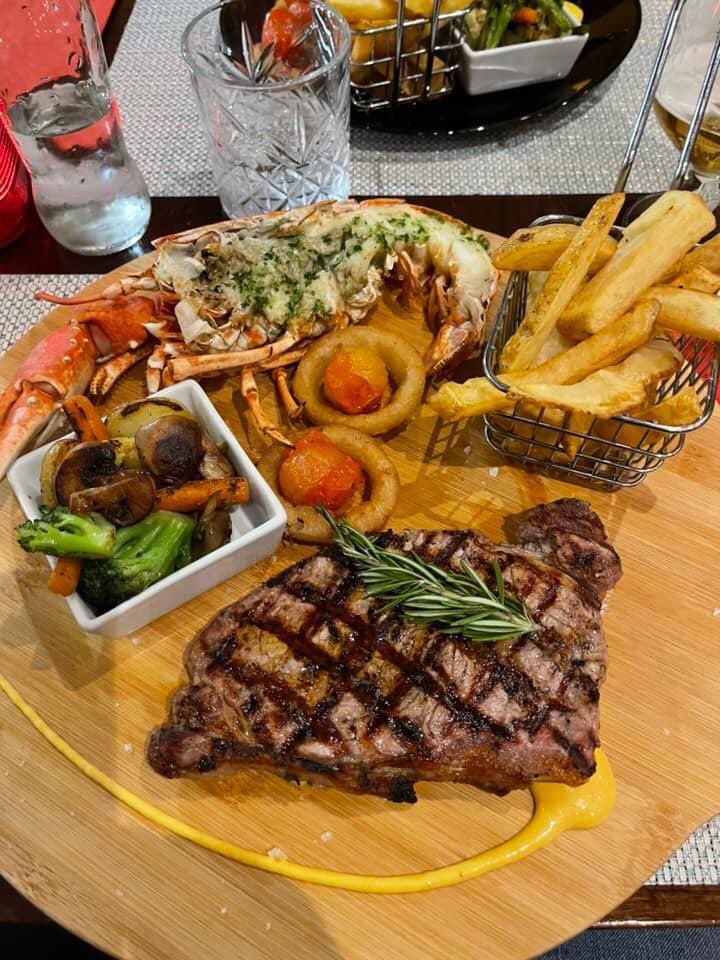 lazenbysbistro's tweet photo. Love our latest review and photo, many thanks to Graham Cutler “The meal was amazing tasty too, service was exceptional 5plus star 🌟 Thankyou”

#ScarboroughUK #Scarborough #FrenchDining #SpanishDining #Bistro #FineDining #YorkshireCoast #YorkshireFood https://t.co/3wOUOhYg9T
