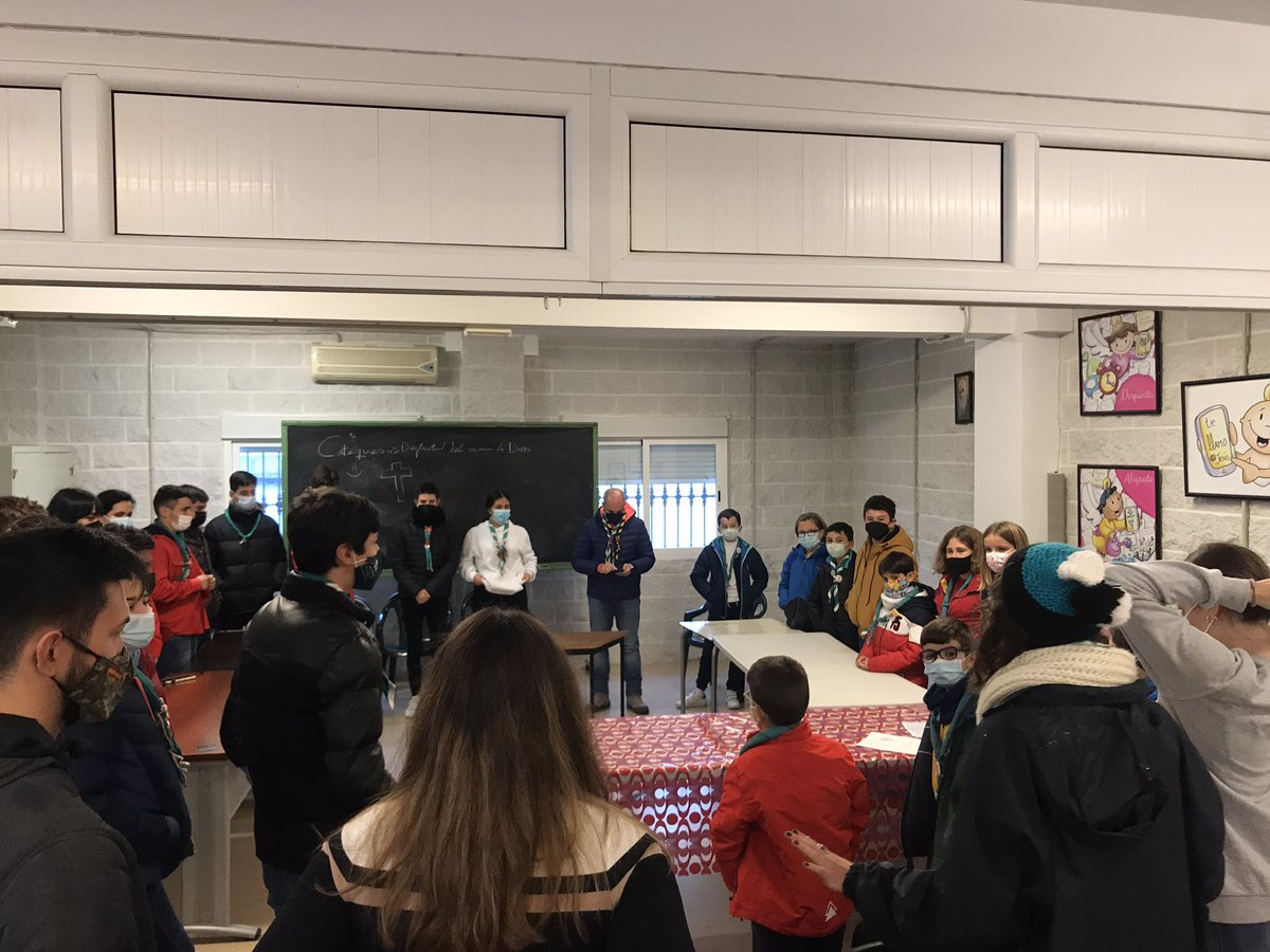 Seguimos con nuestras reuniones semanales!! ¿Tienes ganas de conocer gente nueva? Ven y prueba!! Estamos en Plaza Santa Ana de Atarfe, Granada ⚜️