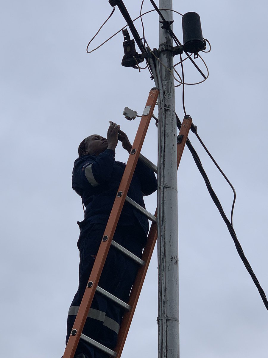 leonaleedavies's tweet photo. @CityPowerJhb Thank you @CityPowerJhb  the circuit breaker was loose and dangling. https://t.co/jkY1hJTyzO