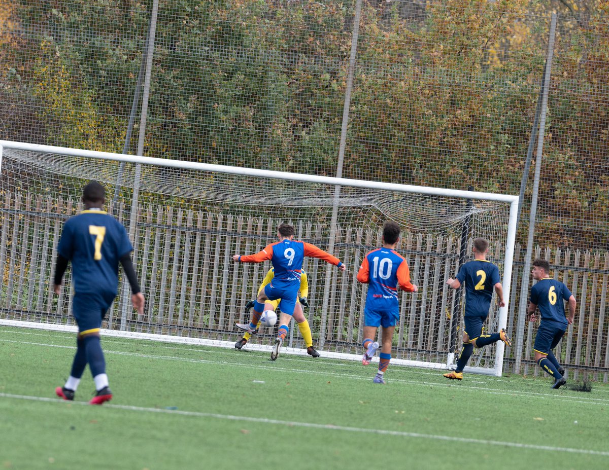 northernquota's tweet image. Stich bags a hat-trick as #ManMet defeat #Salford 5-1 and continue their undefeated run in the #BUCS Men’s League!⚽️🏆

Read the full report⬇️
bit.ly/2Z768Px