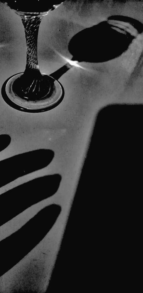 bint_waseem's tweet photo. Like a shadow, I am and I am not!
#SehrishFatima #ShadowBeauty
#ShadowLover https://t.co/2dIDo0VIki