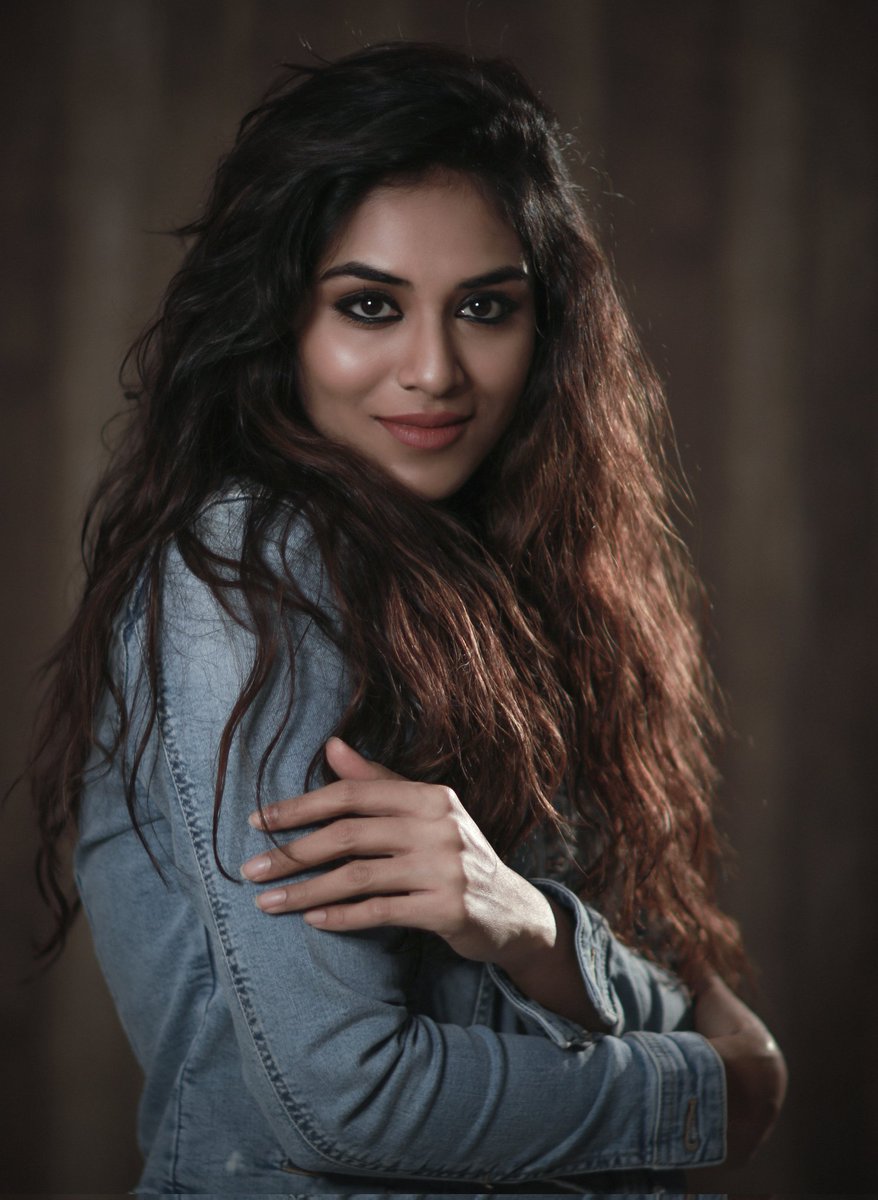 Actress_Indhuja's tweet photo. Be you, the world wil adjust 🧚‍♀️ https://t.co/1gye1HgRXE