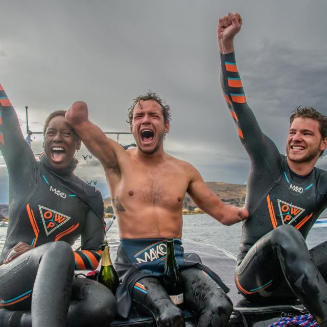 Théo Curin, Malia Metella et Matthieu Witvoet ont réussi leur traversée du lac Titicaca à la nage ow.ly/JBuG50GSKbJ