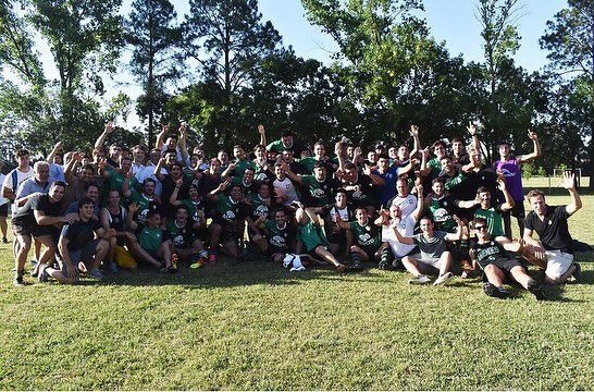 DuendesRC's tweet photo. Felicitaciones muchachos! 🏆
•
Premio al esfuerzo y a no bajar los brazos nunca! Gran trabajo jugadores, cuerpo técnico y staff. 
•
Muchas gracias por esta alegría!!!!
•
#SomosDuendes 💚🖤👻#SomosCampeones 🏆
•
Ph. @JuanjoCavalcant @UniondeRosario https://t.co/2dJAXYQRFS