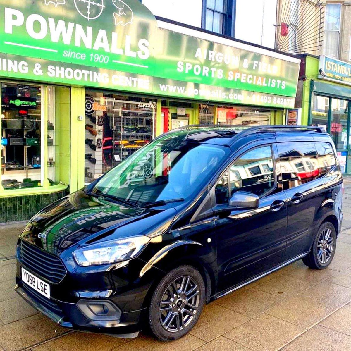 CH_Giveaways's tweet photo. WIN THIS 18 PLATE, FORD TRANSIT COURIER SPORT TDCI BLACK 1.5L, 101BHP - Entries currently 84p 🤩

15% discount on all entries making them just 84p per entry until midnight Sunday 21st November…

For full competition details and van spec follow ⬇️

https://t.co/N0l1zNR1D7 https://t.co/zG2RQNGmFn