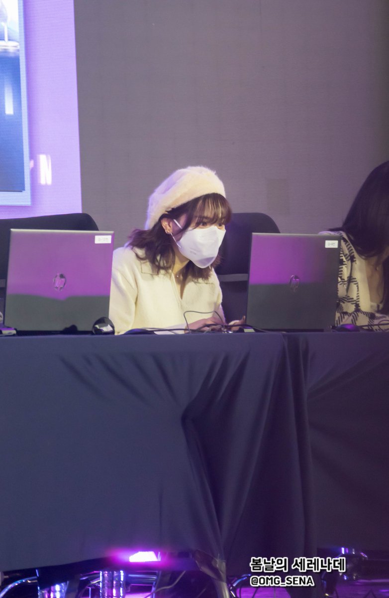 Spring_of_Sena's tweet photo. 211121 지스타 5
#OHMYGIRL #오마이걸 #효정 #HYOJUNG #미미 #MIMI #유아 #YOOA #승희 #SEUNGHEE #비니 #BINNIE #지호 #JIHO #아린 #ARIN 

https://t.co/9ARRcLuM4l https://t.co/Dvq3Y94XC5