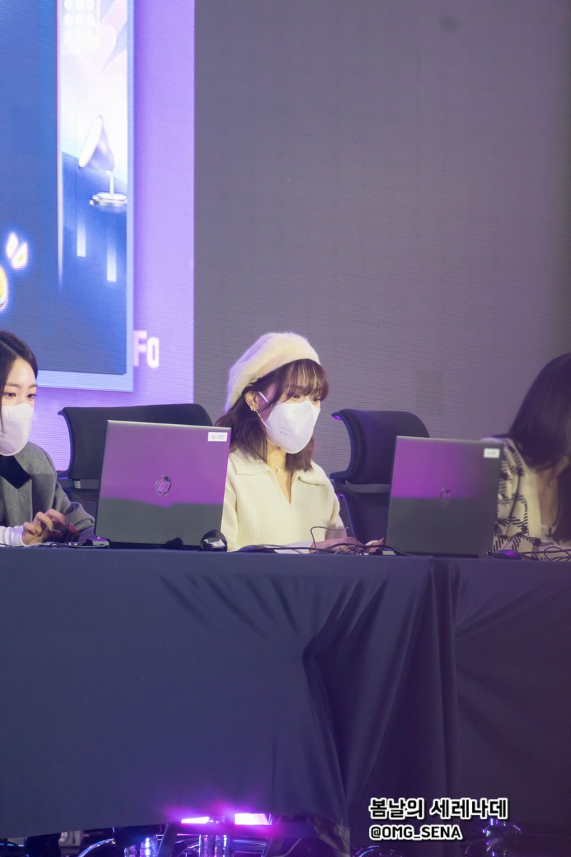 Spring_of_Sena's tweet photo. 211121 지스타 6
#OHMYGIRL #오마이걸 #효정 #HYOJUNG #미미 #MIMI #유아 #YOOA #승희 #SEUNGHEE #비니 #BINNIE #지호 #JIHO #아린 #ARIN 

https://t.co/9ARRcLuM4l https://t.co/XPFsxYdO1k