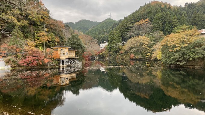 21 11 21 鎌北湖の紅葉と宿谷の滝 移動販売プチボワクレープ ダー岩井のツーリング写真館へようこそ