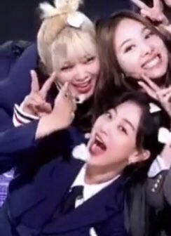 2yeonthinker's tweet photo. 3mix my beloveds https://t.co/ZbRGOVO13R