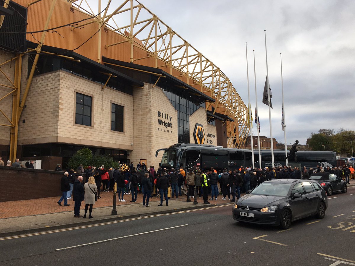 daz_ellis's tweet photo. Brilliant afternoon at the Molineux yesterday 👍⚽️💪 #wolvesaywe https://t.co/uYIv5OvbpX