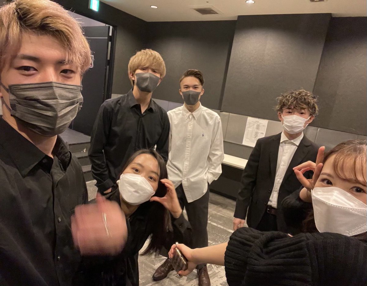 modern_juke's tweet photo. リハ終わりました！
18:30〜です！🔥🔥🔥
まだまだ配信チケット買えるので、ぜひ僕達の応援よろしくお願いします！！！！🔥🔥🔥 https://t.co/pkQF7BgBlU