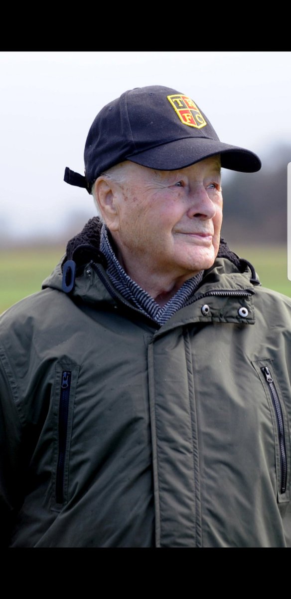 SportsFranco's tweet photo. Everyone at the club would like to wish our Ted a very happy birthday. This great man is 93 today and been involved with the club since 1951. Have an amazing day ❤🖤❤🖤❤🖤❤🖤❤🖤❤🖤 #thetfordrovers #legend #uprovers https://t.co/mrjdALuELm