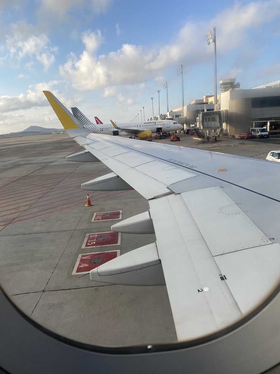 Bye bye <a href="/RIslasCanarias/">Rally Islas Canarias</a>! 🙋🏻‍♂️✈️ Bonita experiencia! 🚗💨