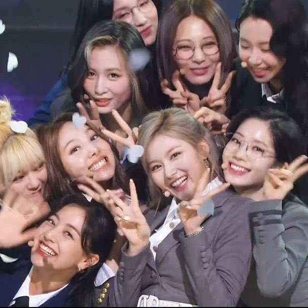 twice smiling tweet media