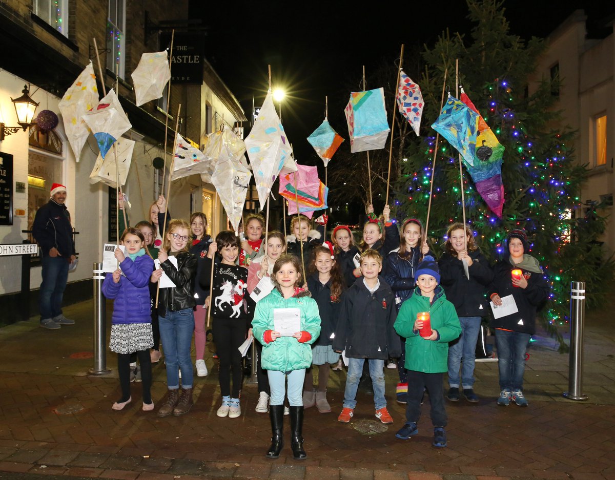 NewCarnivalCo's tweet photo. Derek Sandy to play Ryde Merry &amp; Bright. Thanks to all partners @RydeTownCouncil @RydeBusinessAss @WightlinkITC @IWBeaconMag @HazRyde 2nd December throughout Ryde. Not to be missed! https://t.co/BeKtYXPhr2