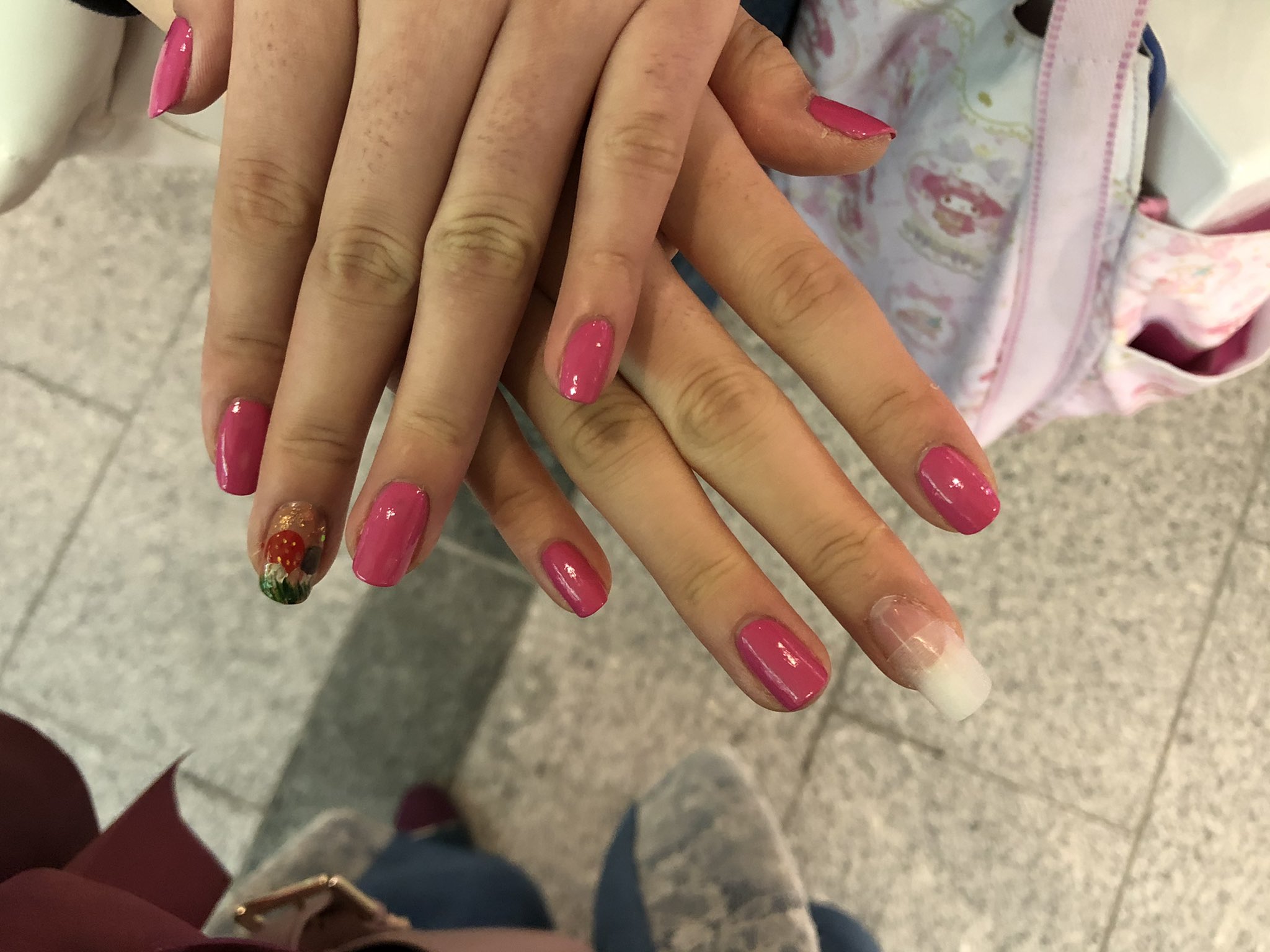 Nanaka ネイリスト検定2級取得目指します 21年10月 2級 テーマ きのこ 不合格でした 22年1月 2ヶ月後にもう一度試験を受けます 画像を見てここはもっとこう というアドバイスをいただけると幸いです ネイリスト技能検定試験2級 ネイリスト検定