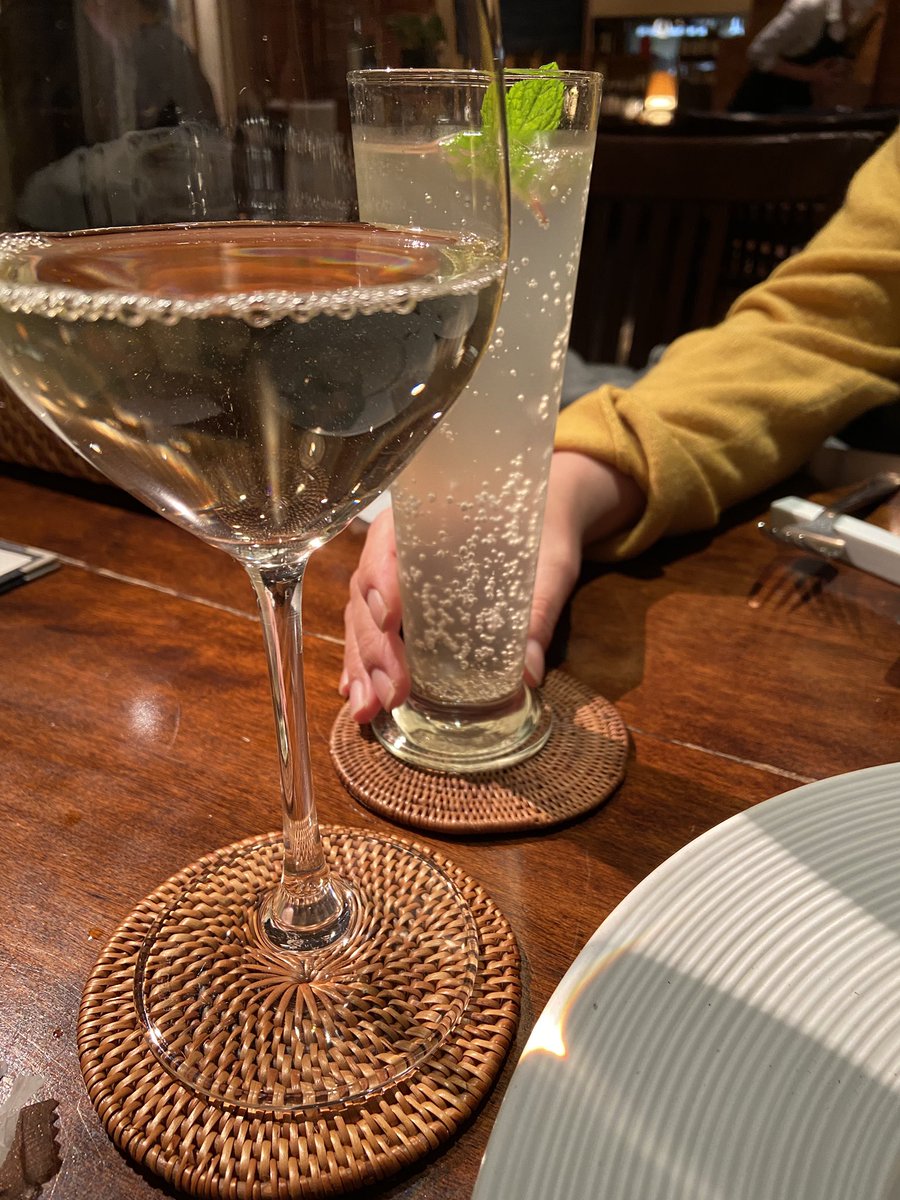 St00003264Mi's tweet photo. 🥒の作業も少し落ち着いて来たので、チャンス!と思い妻と2人でディナーへ🍽
以前にもツイートしたイタリアンのお店に行きました☺️
相変わらず料理にワインに美味し過ぎる〜🤤🤤
酔っ払って少し遅くまでお店の方とお喋りしてしまいました😓
これで🥒後半戦も頑張れます⤴️⤴️🤣
#ワインと料理
#Tpath https://t.co/FhyWZD6d8S